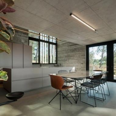 MU2075 Hinged Aluminium Systems